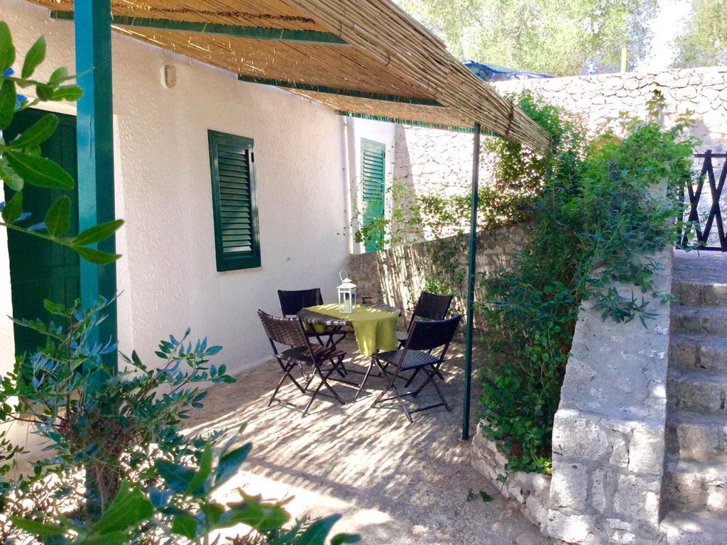 דירות Castro  Residenza La Cicala מראה חיצוני תמונה